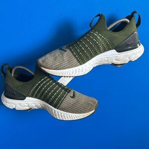NIKE React Phantom Run Flyknit 2 Running Shoes Mens Size 9.5 Green DX2311-300
